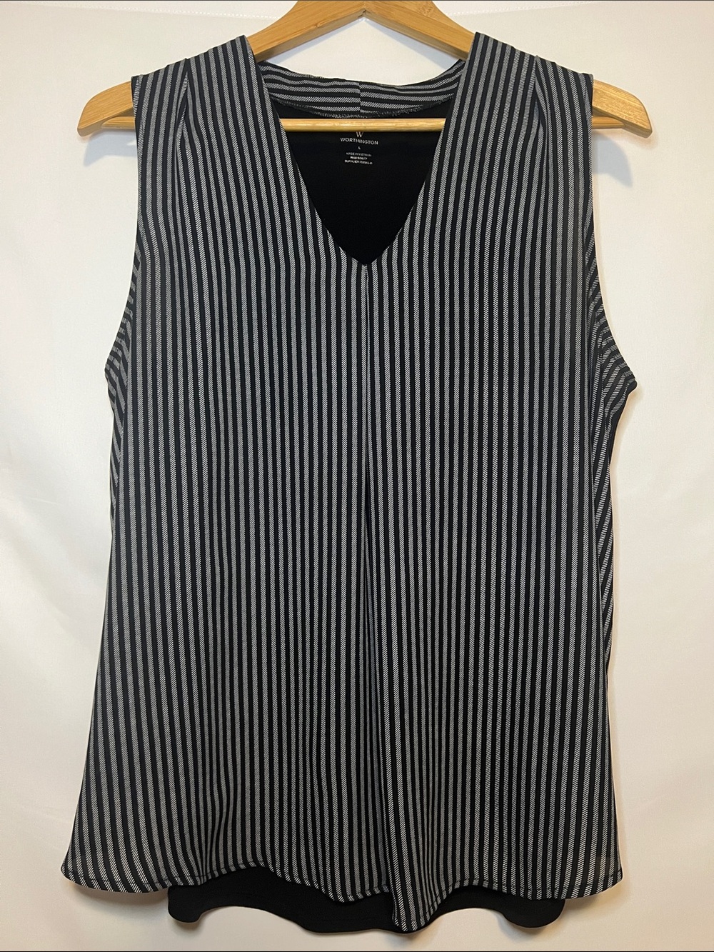 Worthington Sleeveless V-Neck Blouse L Black Gray Striped Career Top GUC